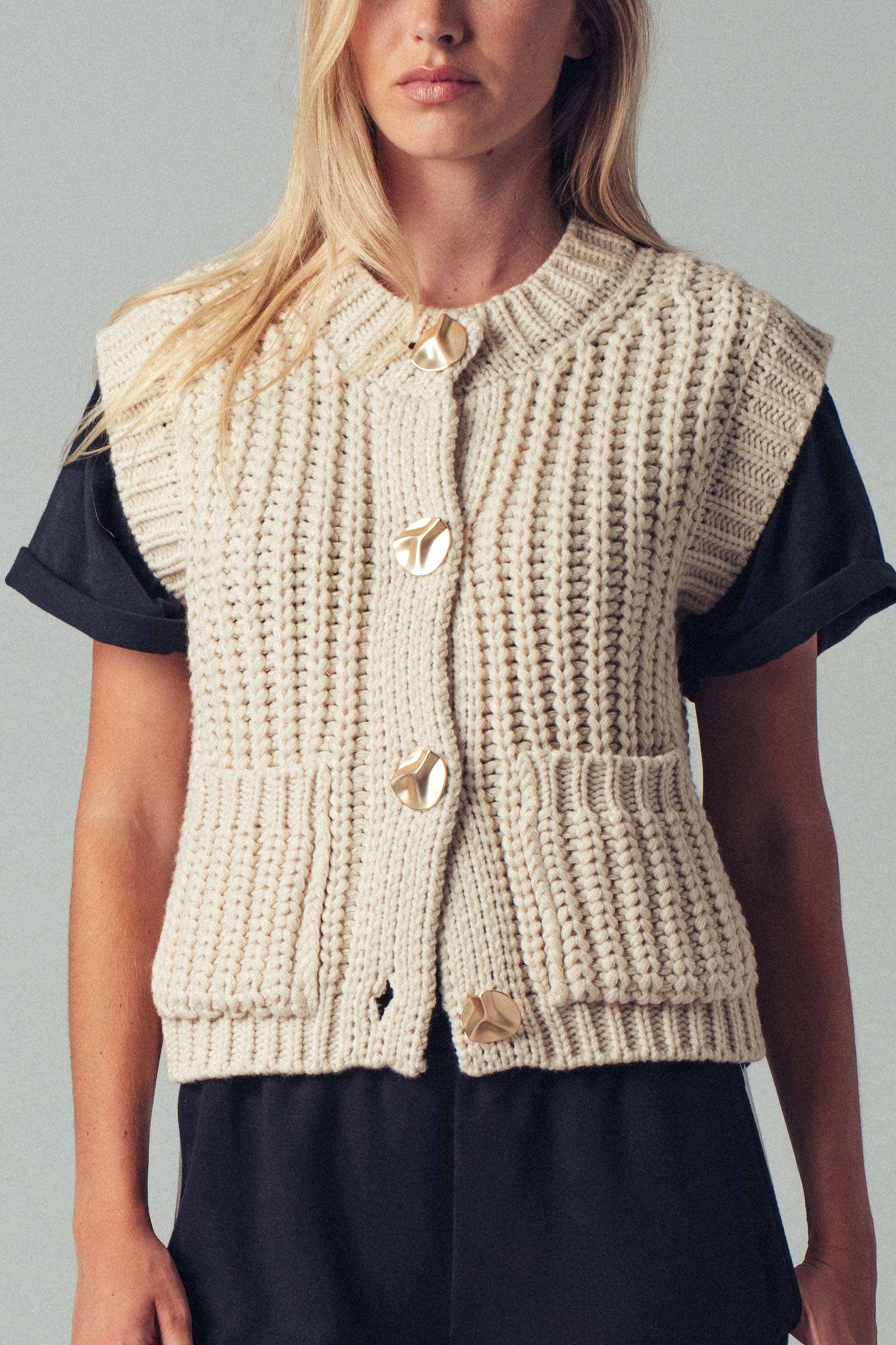 Chunky Knit Sweater Vest: Cream