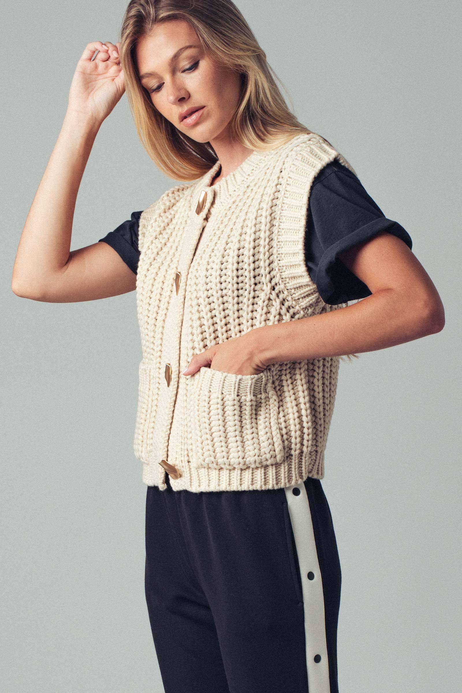 Chunky Knit Sweater Vest: Cream