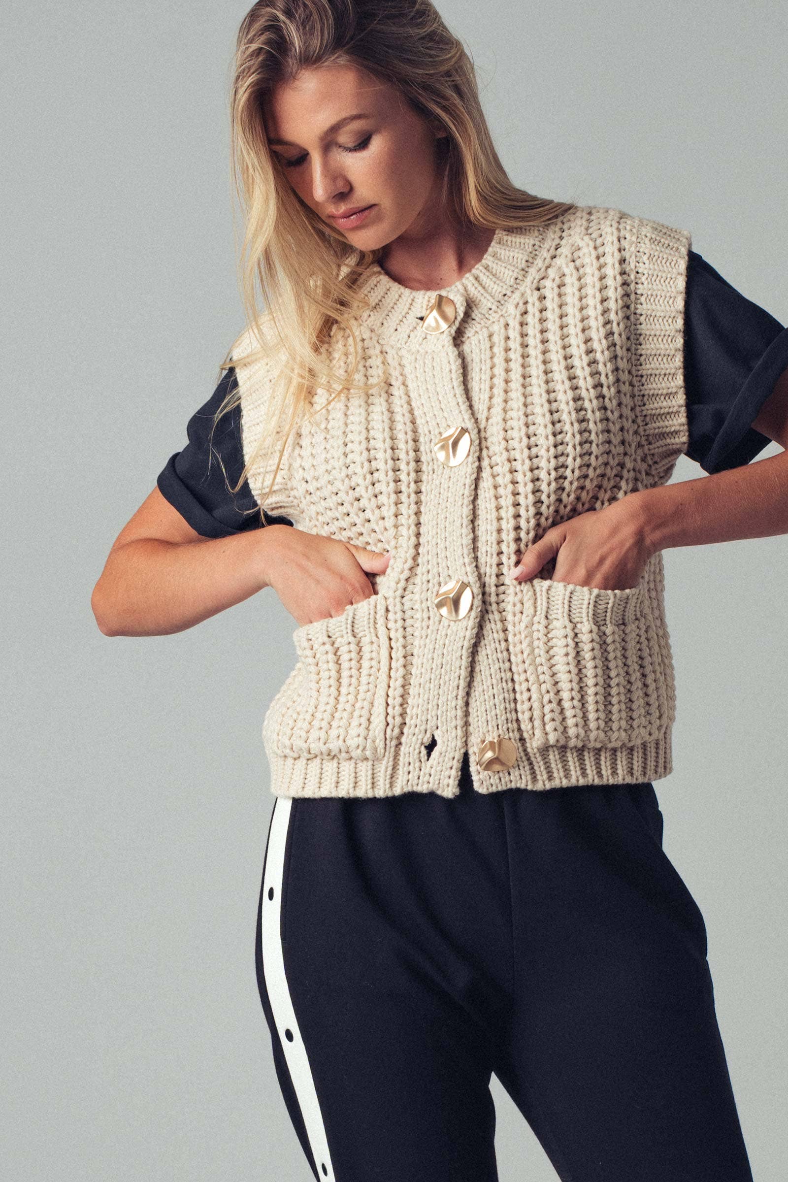 Chunky Knit Sweater Vest: Cream