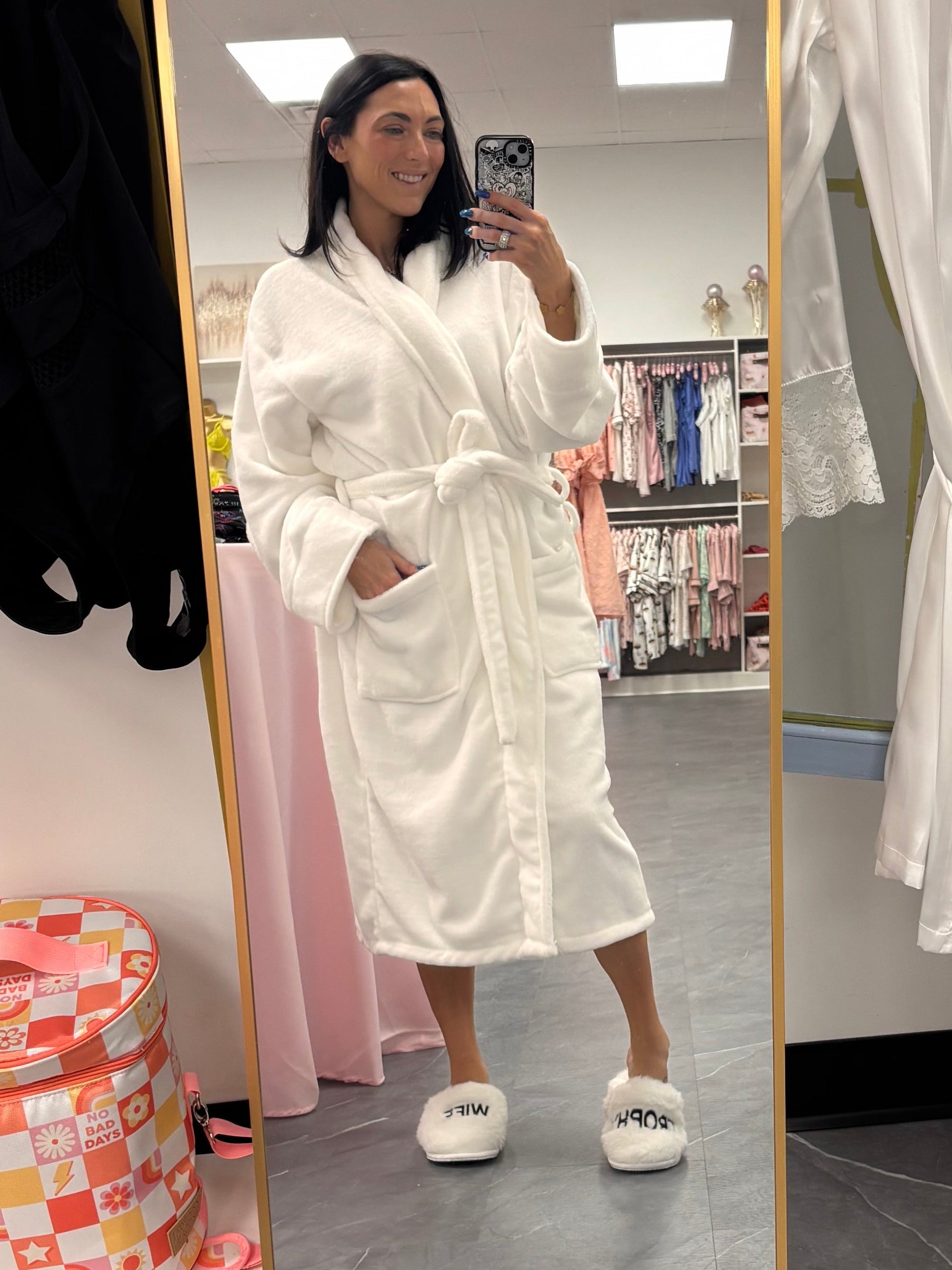 LUXE PLUSH ROBE - Mom of the year (White)