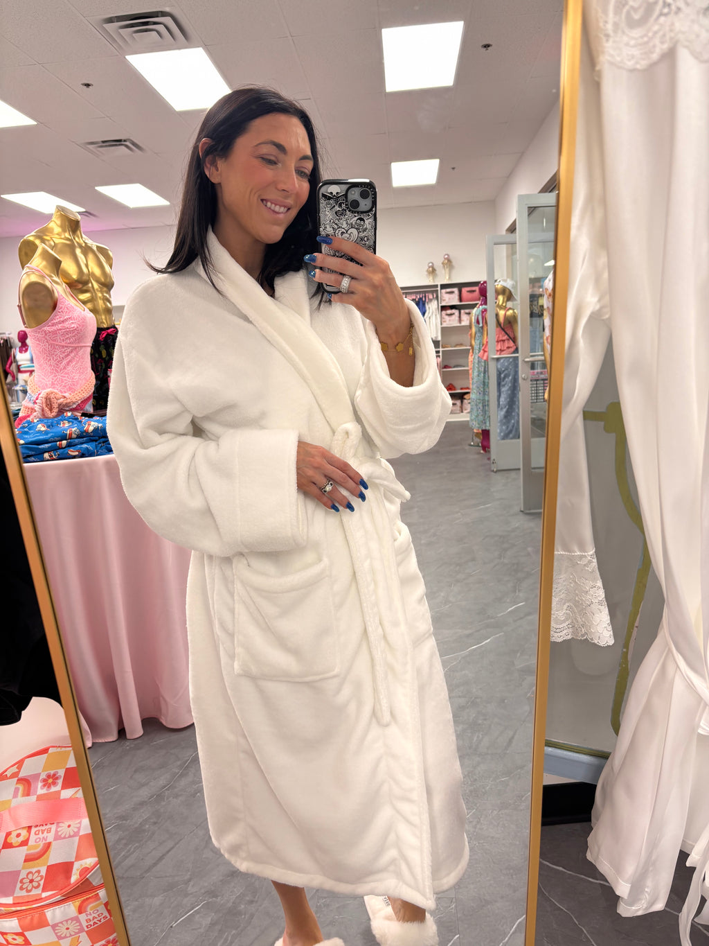 LUXE PLUSH ROBE - Mom of the year (White)