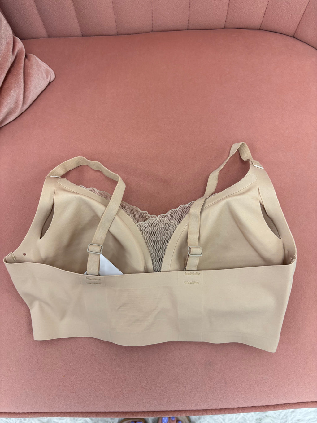 Perforated Gel Seamless Bra Mesh Detail: Beige