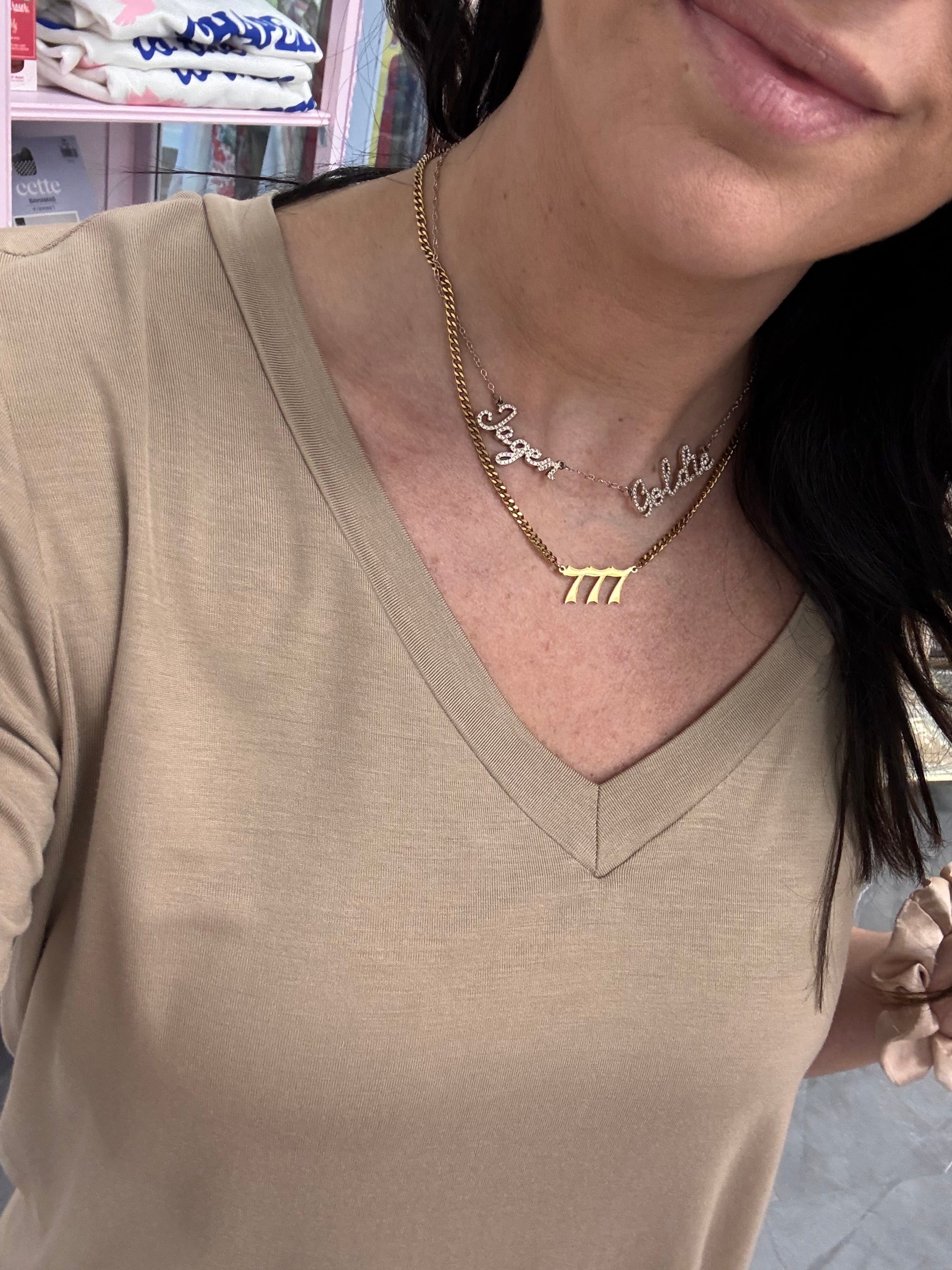 Women's v-neck t-shirt light coco details