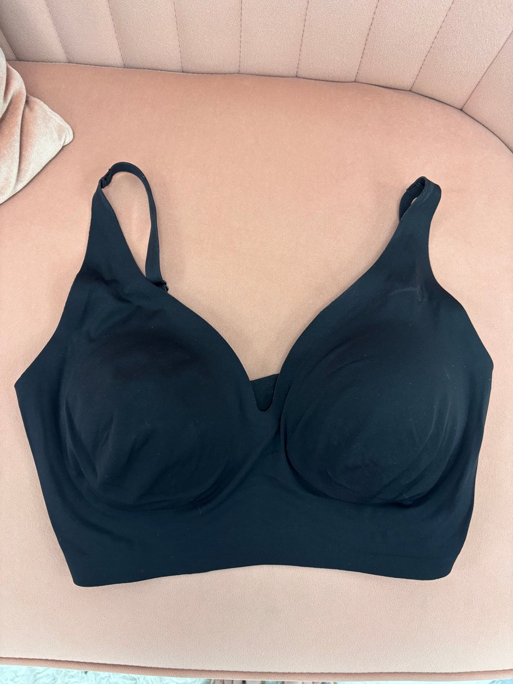 Gel Seamless Bra with Back Closure: Black - Intimate Whispers