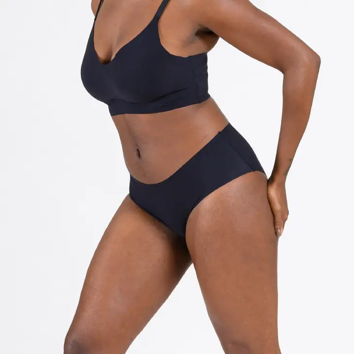 Signature Seamless Brief - Onyx