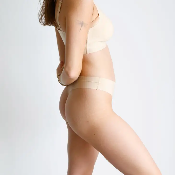 Signature Seamless Thong - Creme