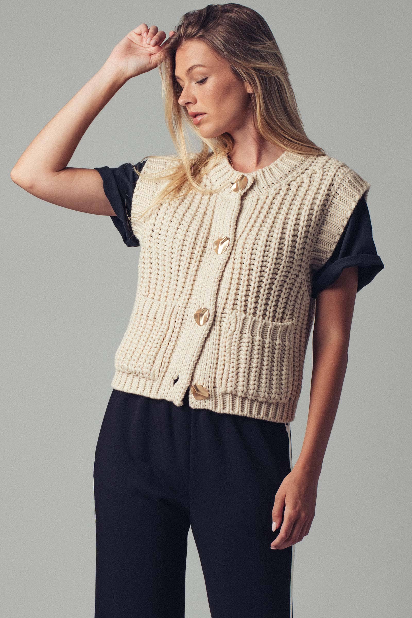 Chunky Knit Sweater Vest: Cream